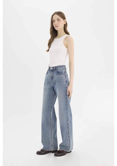 DeFacto Straight Wide Yüksek Bel Geniş Paça Uzun Jean Pantolon D7979AX25SPNM28 DeFacto Straight Wide Yüksek Bel Geniş Paça Uzun Jean Pantolon D7979AX25SPNM28