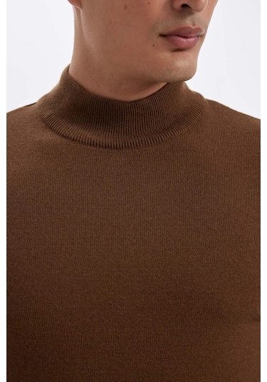 Defacto Slim Fit Dar Kesim Yarım Balıkçı Yaka Basic Düz Triko Kazak R1127AZ24WNBN106 Kahverengi Defacto Slim Fit Dar Kesim Yarım Balıkçı Yaka Basic Düz Triko Kazak R1127AZ24WNBN106 Kahverengi