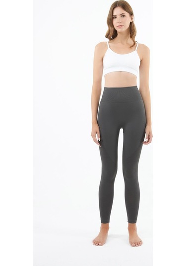 Beyaz İp Askılı Çıkarılabilir Kaplı Seamless Kadın Crop Atlet Beyaz