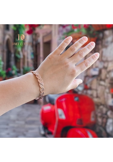 El Yapımı Şık Tasarım Kalın Dövülmüş Saf Bakır Bilezik Bakır Takı Romatizma Bilekliği Işıklı Kutulu Bakır