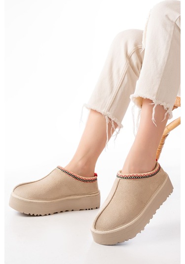 Ndr-2888 Bej Süet İçi Kürklü Kışlık Kapalı Burun Kadın Günlük Terlik Beyaz