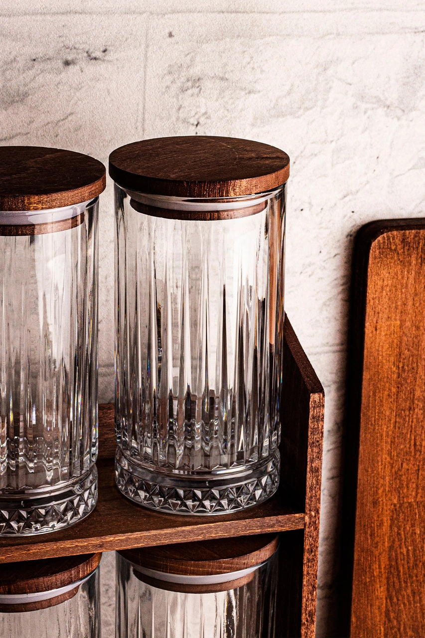 Mira Büyük - 8'li Ahşap Standlı Vakumlu Ahşap Kapaklı Cam Baharatlık Takımı Saklama Kabı Seti 445 Ml Ahşap