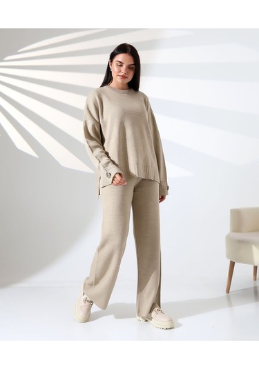 Rahat Kalıp Kol Detaylı Triko Takım Vizon