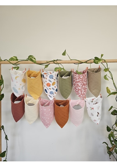 12 Adet Pamuklu Çift Katlı Çıtçıtlı Müslin Fular & Salya Önlük Çok Renkli