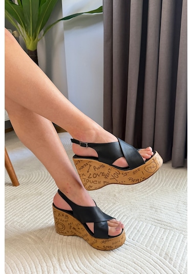 Preshley Kadın Forge Siyah 10 Cm Dolgulu Yazılı Mantar Taban Ayakkabı & Sandalet