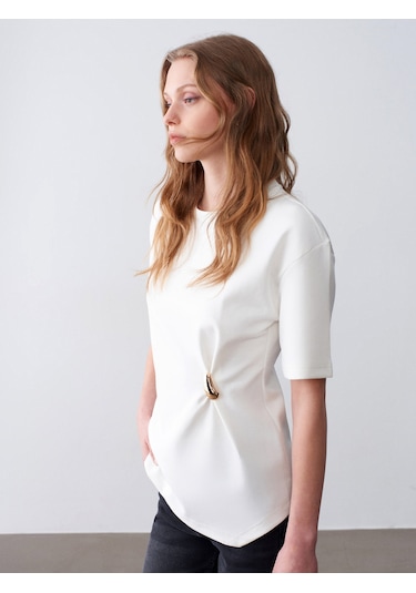 Dilvin 32445 Aksesuar Detaylı Basic T-shirt-ekru