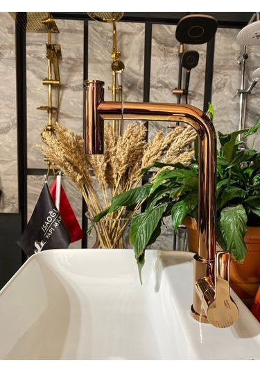 İsaoğlu Yapı Bakır Mutfak Bataryası Bron Mutfak Musluğu Spiralli Mutfak Bataryası Uzayan Sistemli Rose Bakır Evye Rose Gold