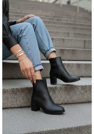 Kadın Liva Düz Topuklu Kısa Bot Siyah Deri