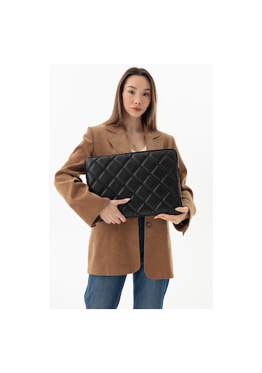 Kapitone Laptop Kılıfı 15 - 16 İnç Siyah