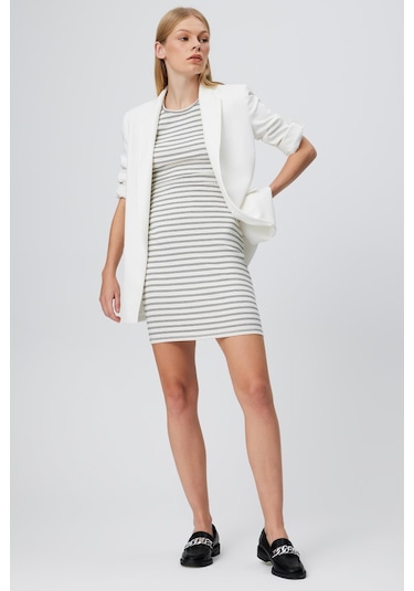 ÇİZGİLİ SIRTI AÇIK KISA KOL ELBİSE SİYAH BEYAZ ÇİZGİLİ Beyaz - Siyah