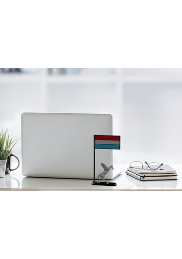 Lüksemburg Bayrağı Masa Dekoru Şaha Kalkmış At Figürlü 3d Baskı