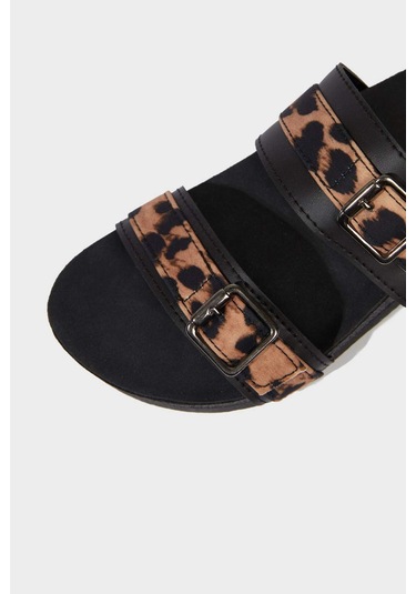 DeFacto Kız Çocuk Leopar Desenli Düz Taban Terlik E7809A825SMKR1 Çok Renkli