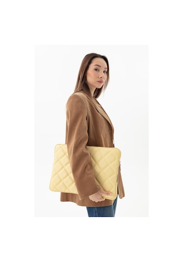 Kapitone Laptop Kılıfı 15.6 & 16 İnç Sarı