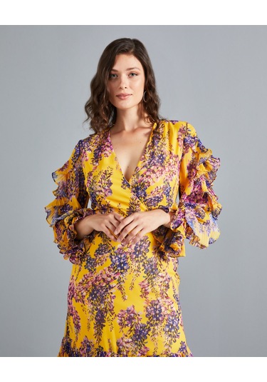 Çiçek Desenli Kadın Elbise - Katlı Etek Detaylı - Fırfırlı Kol - V Yaka - Modern Ve Şık Tasarım - Günlük Ve Özel Gün İçin Elbise Sarı