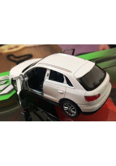 Oyuncak Model Metal Araba 1/36 Çek Bırak Beyaz Audi Q3 Jeep