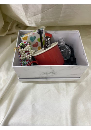 Kırmızı Kupa Kahve Hediye Kutusu Mumlu Hediye Seti Şık Ve Özel Hediye Kadın & Erkek İçin Özel Kutulu Hediye -