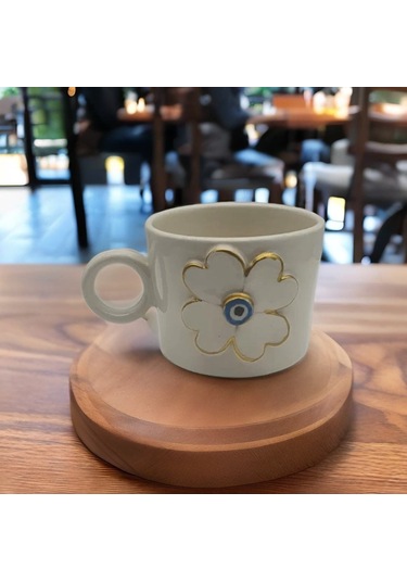 Altın Yaldızlı Nazar Boncuklu Yonca Fincan Mug