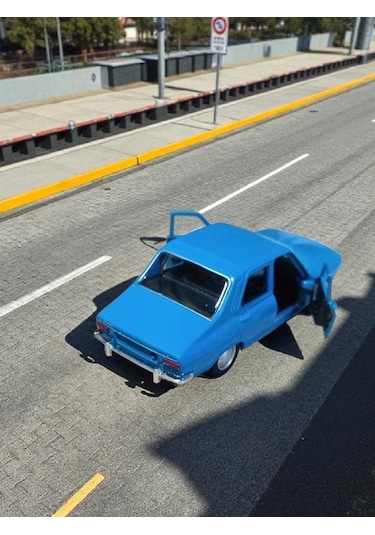 Nostaljik Metal Çek Bırak Mavi Araba Renault 12 Kapılar Açılır Diğer