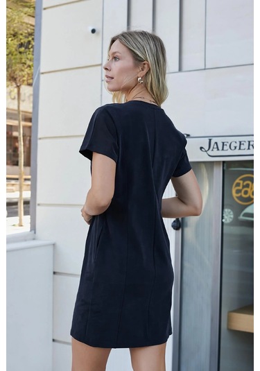 Kadın Modal İpeksi Hafif Esnek Kumaş Geniş Sıfır Yaka Patlı Düşük Omuzlu Yan Cepli Diz Boy Elbise-siyah Siyah Kadın Modal İpeksi Hafif Esnek Kumaş Geniş Sıfır Yaka Patlı Düşük Omuzlu Yan Cepli Diz Boy Elbise-siyah Siyah