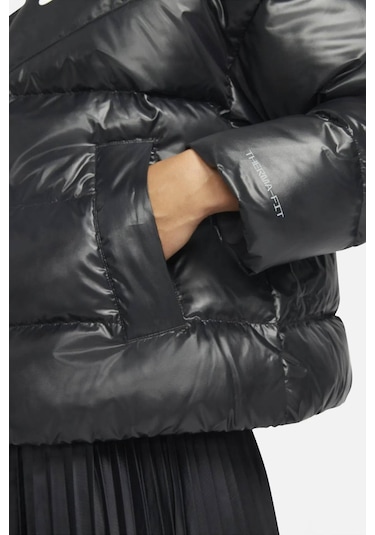 Nike Sportswear Down Fill Therma Fit City Series Full Zip Kadın Bol Kesim Kaz Tüyü Spor Ceket Siyah Nike Sportswear Down Fill Therma Fit City Series Full Zip Kadın Bol Kesim Kaz Tüyü Spor Ceket Siyah