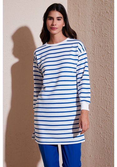 Lela Modest Çizgili Pamuklu Regular Fit Bisiklet Yaka Bayan Tunik 5865784 Saks Lela Modest Çizgili Pamuklu Regular Fit Bisiklet Yaka Bayan Tunik 5865784 Saks