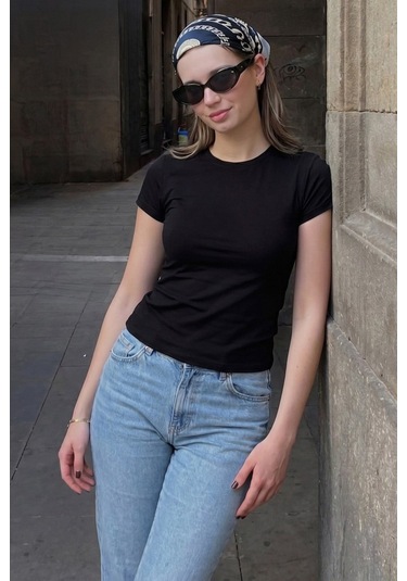 Siyah Basic Slim Fit Kadın Tişört Mg2818