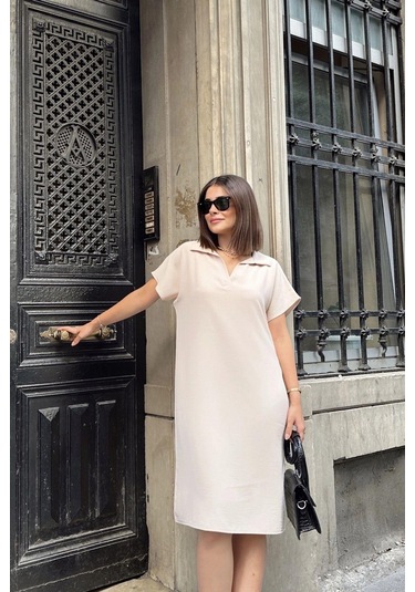 Bej Kısa Kol, Polo Yaka, Dokulu Kumaş, Basic Kalıp/kesim, Aerobin Rahat Midi Elbise Taş