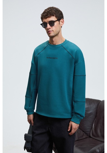 HAL Erkek Yuvarlak Yaka Önünde Ve Kollarında Süs Dikiş Detaylı Baskılı Regular Fit Yeşil Sweatshirt
