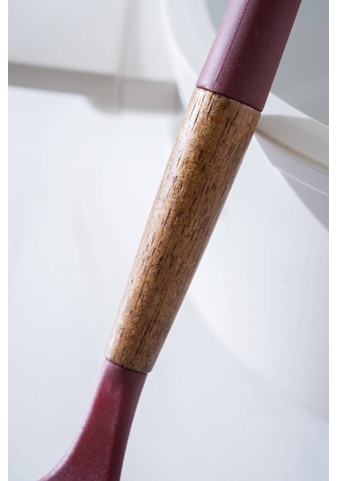 Evero Delikli Silikon Spatula - 28 Cm Kırmızı