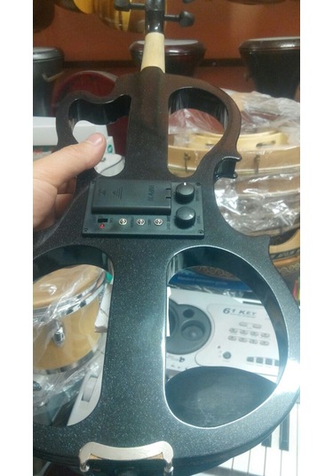 Victor Kare Kutulu Elektro Keman Seti Çok Renkli