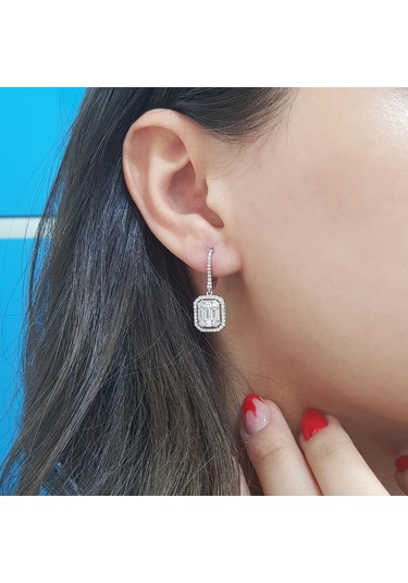 Lova 1,36 Karat Baget ve Dört Köşe Pırlanta Küpe - 3030050