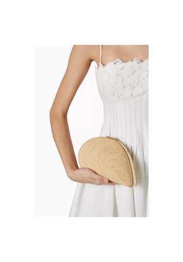 Simkhai Bridget Oyster Shell Raffia Metal El Çantası, Simkhai, Yaz Şıklığı Bej