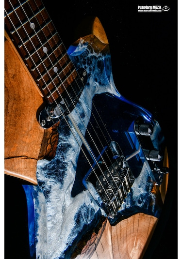 Elektro Gitar Custom Epoksi & Yıllanmış Ağaç Kişiye Özel Mavi