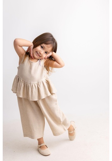 Oliventhekid Beli Volanlı Sırtı Düğmeli Kolsuz Keten Kız Çocuk Tulum Bej Bej