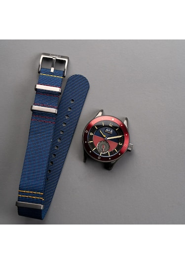 Avı-8 Flyboy Airmaster Sector Av-4112-04 Erkek Kol Saati Altın