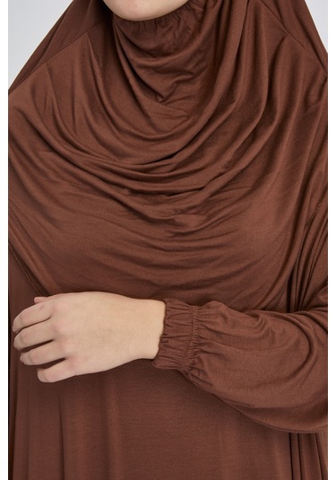 Pratik Başörtülü Rahat Giyilebilen Organik Tek Parça Namaz Elbisesi Çikolata