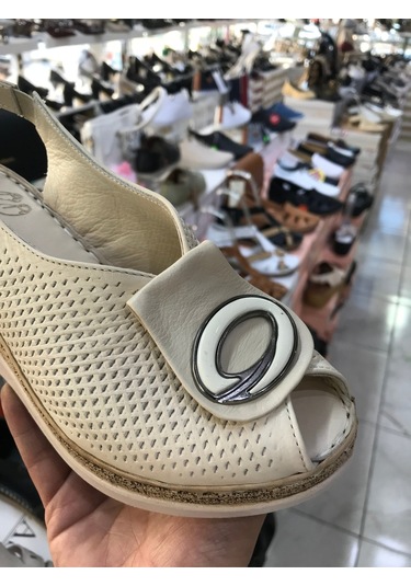Hakiki Deri Arkası Açık Dolgu Topuk Sandalet Bej