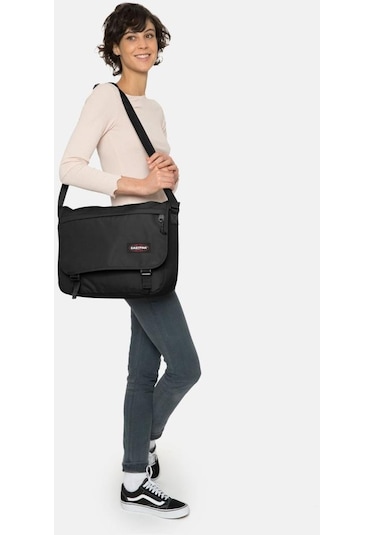 Eastpak Delegate Omuz Askılı Postacı Çantası Ek00026e0081 Siyah