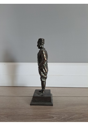 Kalpaklı Atatürk Heykeli Biblo