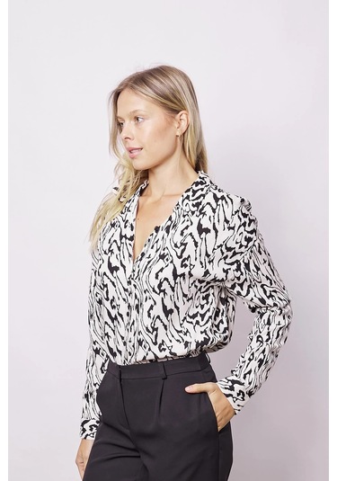 Kadın Likrasız Viskon Vual Desenli Yakalı Düşük Omuzlu Uzun Kol Şık Gömlek-Krem Desen Krem D.