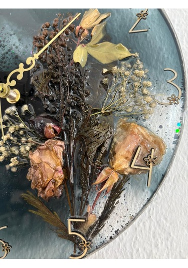 Pelince - Kuru Gül Ve Doğal Çiçekli - Siyah - Epoksi Duvar Saati Özel Tasarım - Tek Üretim - 30 Cm Siyah