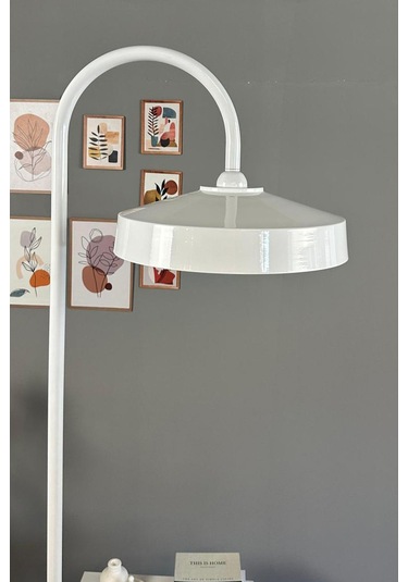 Beyaz Lambader Modern Dekoratif Metal Oturma Odası Çalışma Odası Zemin Lambası 6976 Beyaz