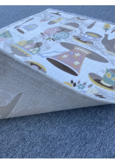 Kahve Fincanlı Desenli Kesme Halı 150x155 Akrilik Saçaklı Halı