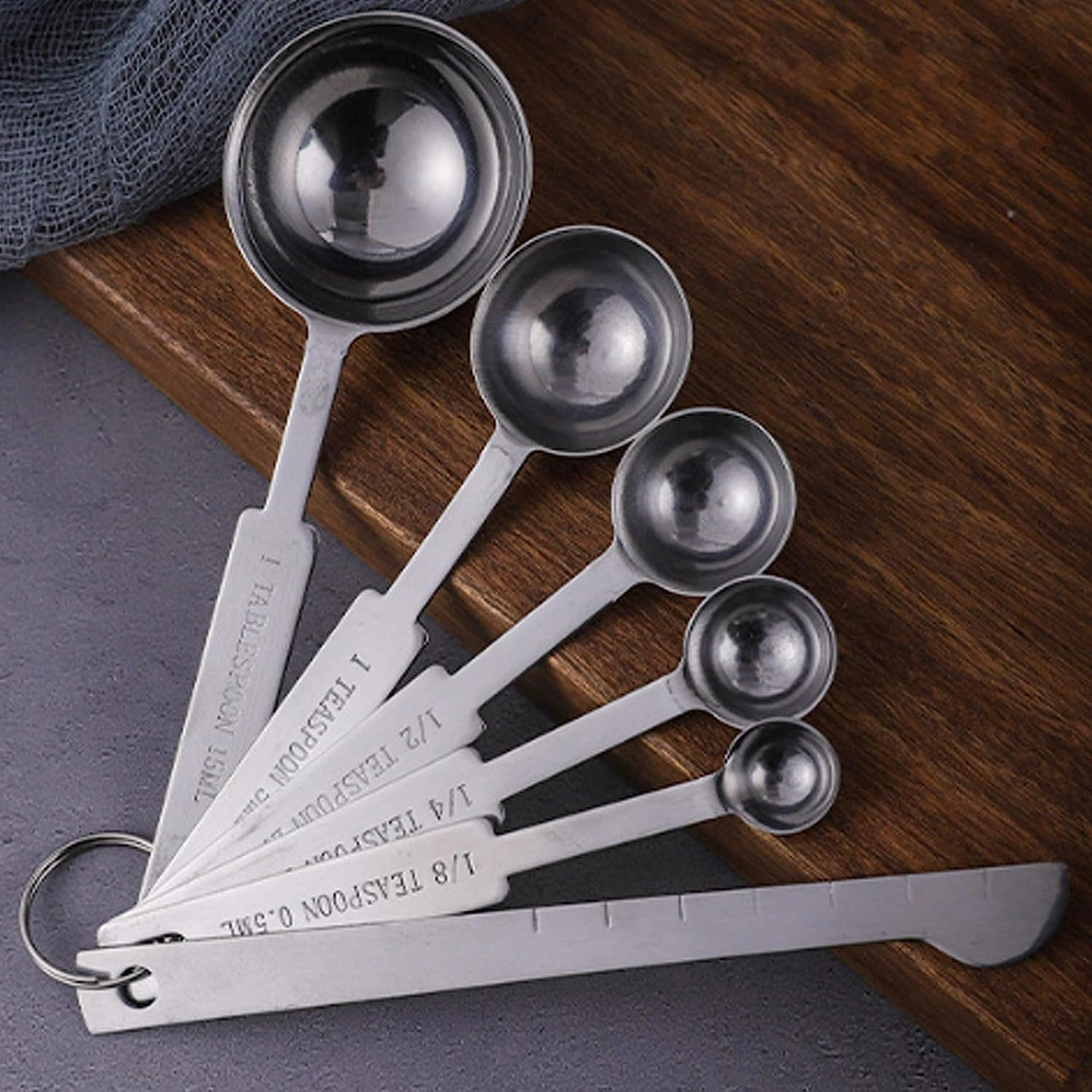 Xiyyadms 11 Parça Paslanmaz Çelik Ölçüm Seti: 5 Ölçü Kase 30-250ml + 5 Kaşık 0.5-15ml + Düzleştirici Aracı Gümüş Gümüş