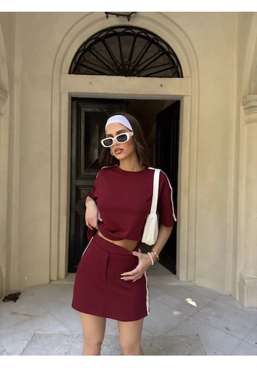 Osy Modal Yumuşak Dokulu Kumaş Kadın Parçalı Bisiklet Yaka T-shirt Mini Şortlu Etek İkili Takım -bor Bordo Osy Modal Yumuşak Dokulu Kumaş Kadın Parçalı Bisiklet Yaka T-shirt Mini Şortlu Etek İkili Takım -bor Bordo