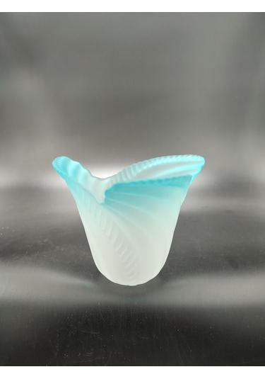 Küçük Avize Camı.3 Kanatlı.mat-mavi Renkte.mum Ampule Göre E.14 Mat Mavi