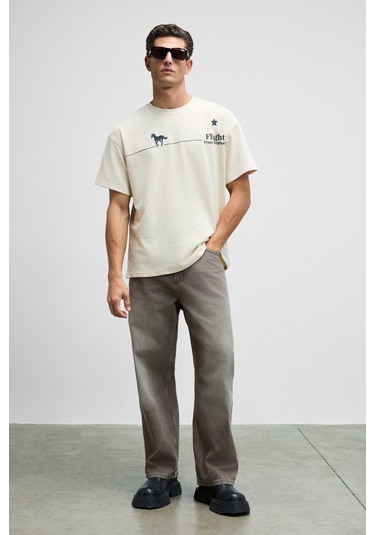 LANDI Erkek Önü Nakışlı Ve Baskılı Sırtı Baskılı %100 Organik Pamuk Bisiklet Yaka Oversize Fit Krem