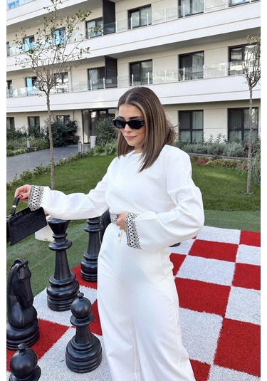 Kadın Beyaz İşleme Detaylı Bluz & Bol Paça Pantolon - Alt & Üst Takım Beyaz