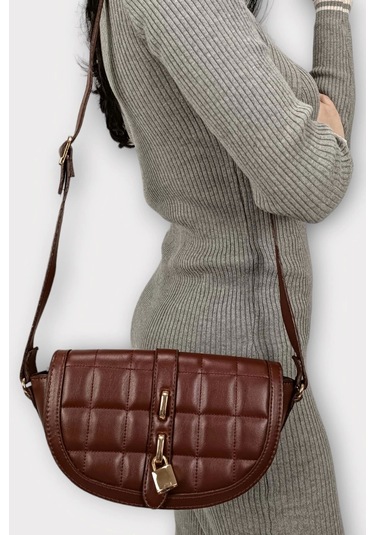 Stella Bordo Kilit Aksesuarlı Kapitone Desenli Çapraz Askılı Trend Kadın Omuz Çantası Bordo Kapitone Çok Renkli