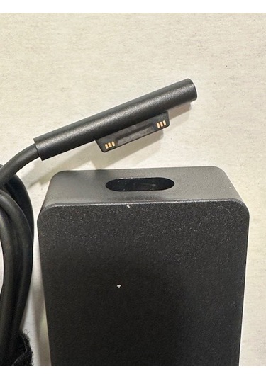 15 Volt 2.58 Amper Microsoft Uyumlu Surface Pro7 Adaptör